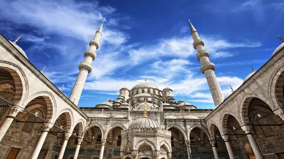 Guided Tour: Hagia Sophia, Blue Mosque and Grand Bazaar Tour - Image 1