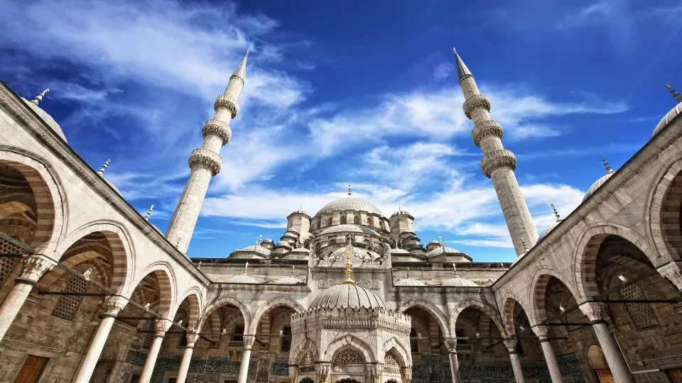 Guided Tour: Hagia Sophia, Blue Mosque and Grand Bazaar Tour - Image 1